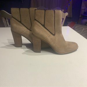 Lucky Brand Booties size 9
